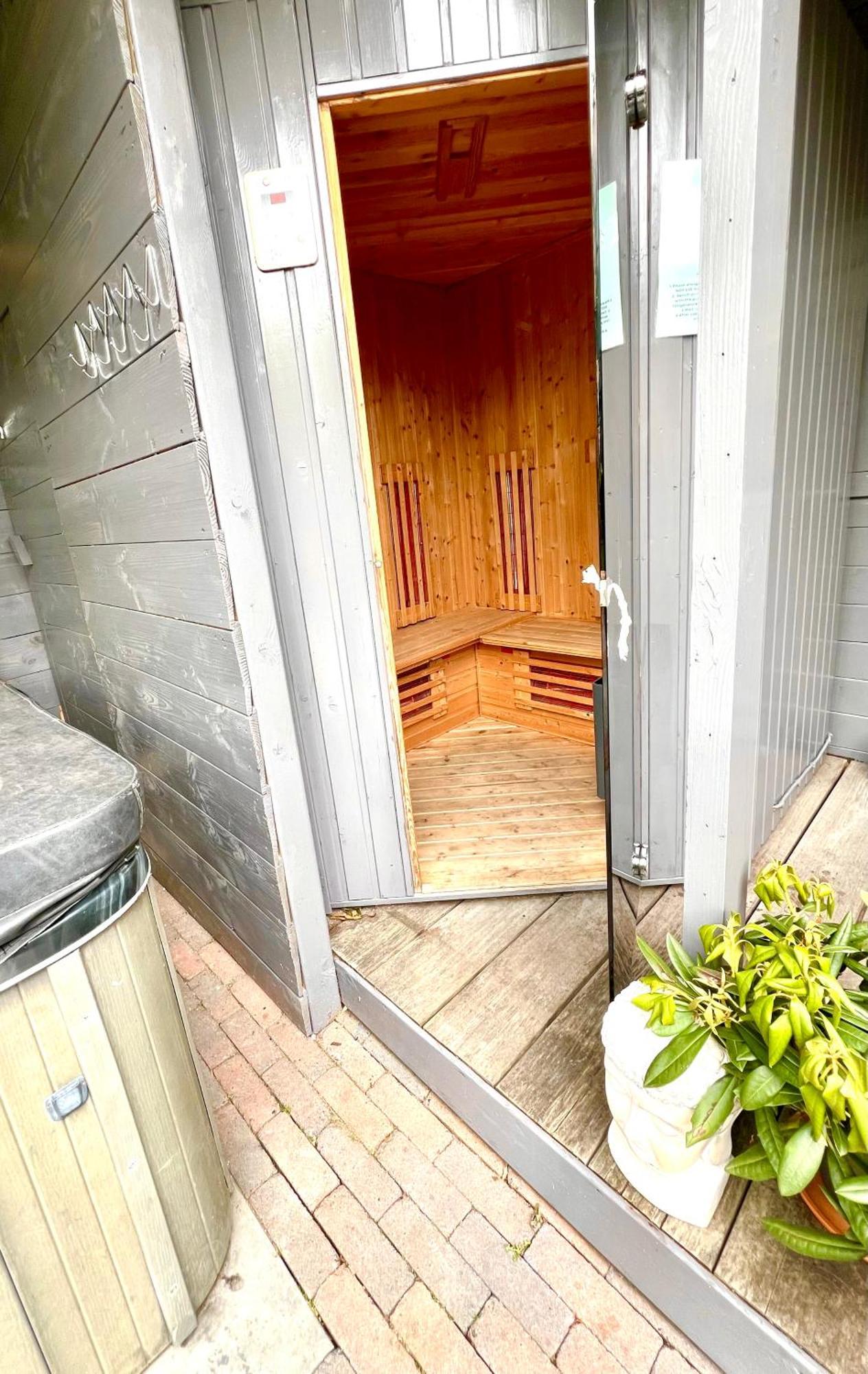 Buddha Style Family House & Jacuzzi & Sauna Near Amsterdam Vijfhuizen Extérieur photo